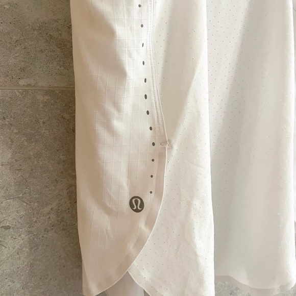 Lululemon Lightweight Stretch Running Tank Top (2) - Picture 7 of 7